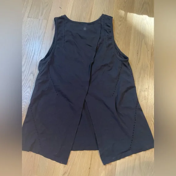 Athleta Foothill Seamless Laser Cut Split Back Tank Top In black - Picture 4 of 6